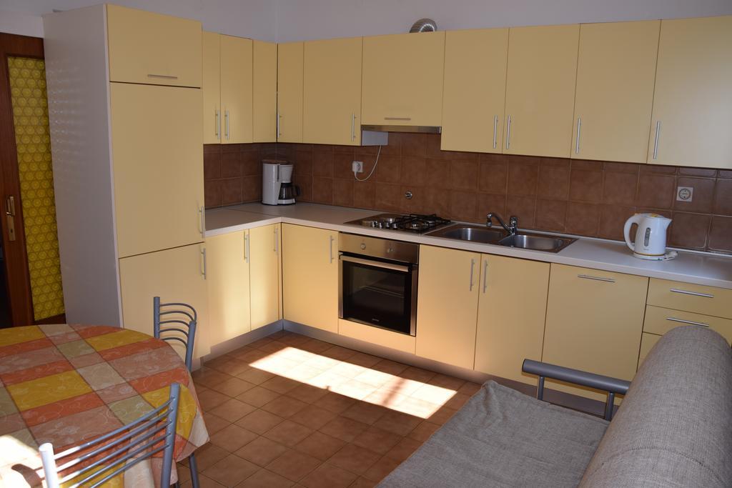 Apartment Marija With Terrace Brseč Camera foto