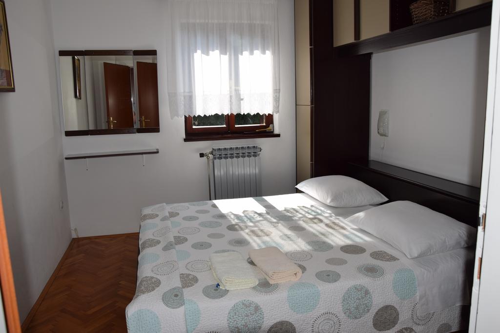 Apartment Marija With Terrace Brseč Esterno foto