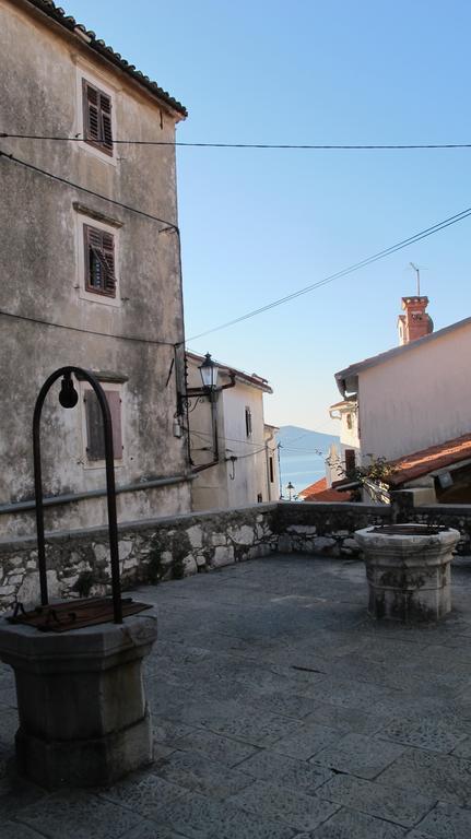 Apartment Marija With Terrace Brseč Esterno foto